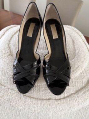 MICHEAL KORS Size 10B black patent peep toe